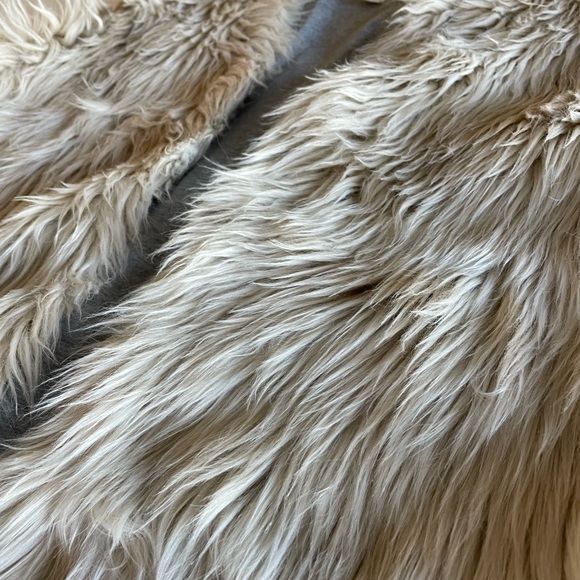 Dylan Melange Faux Fur Ivory Vest - Picture 5 of 10